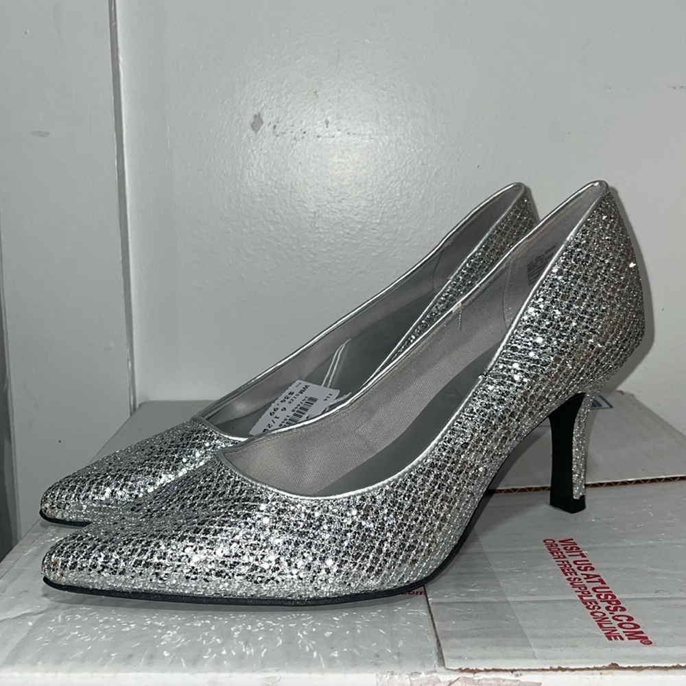 Fioni heels size 6.5W